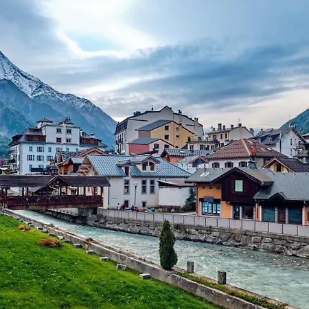 Chamois Blanc 2b - Comfortable Mont Blanc Haven